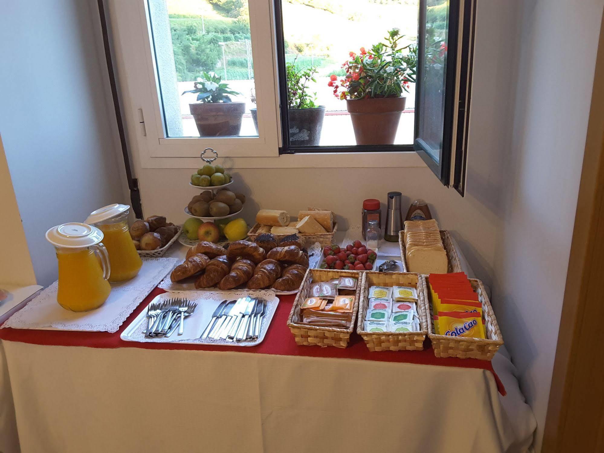 Hostal Jai Alai Leitza  Bagian luar foto