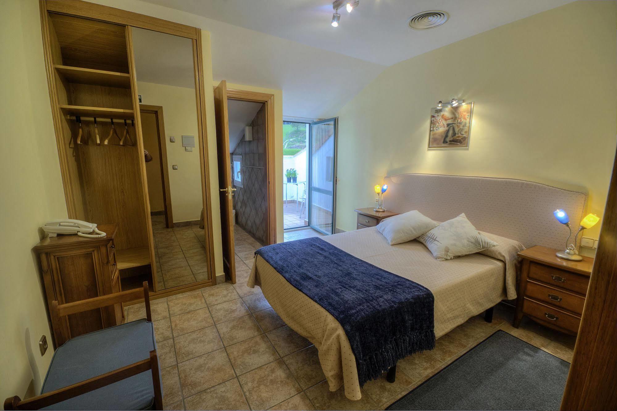 Hostal Jai Alai Leitza  Bagian luar foto