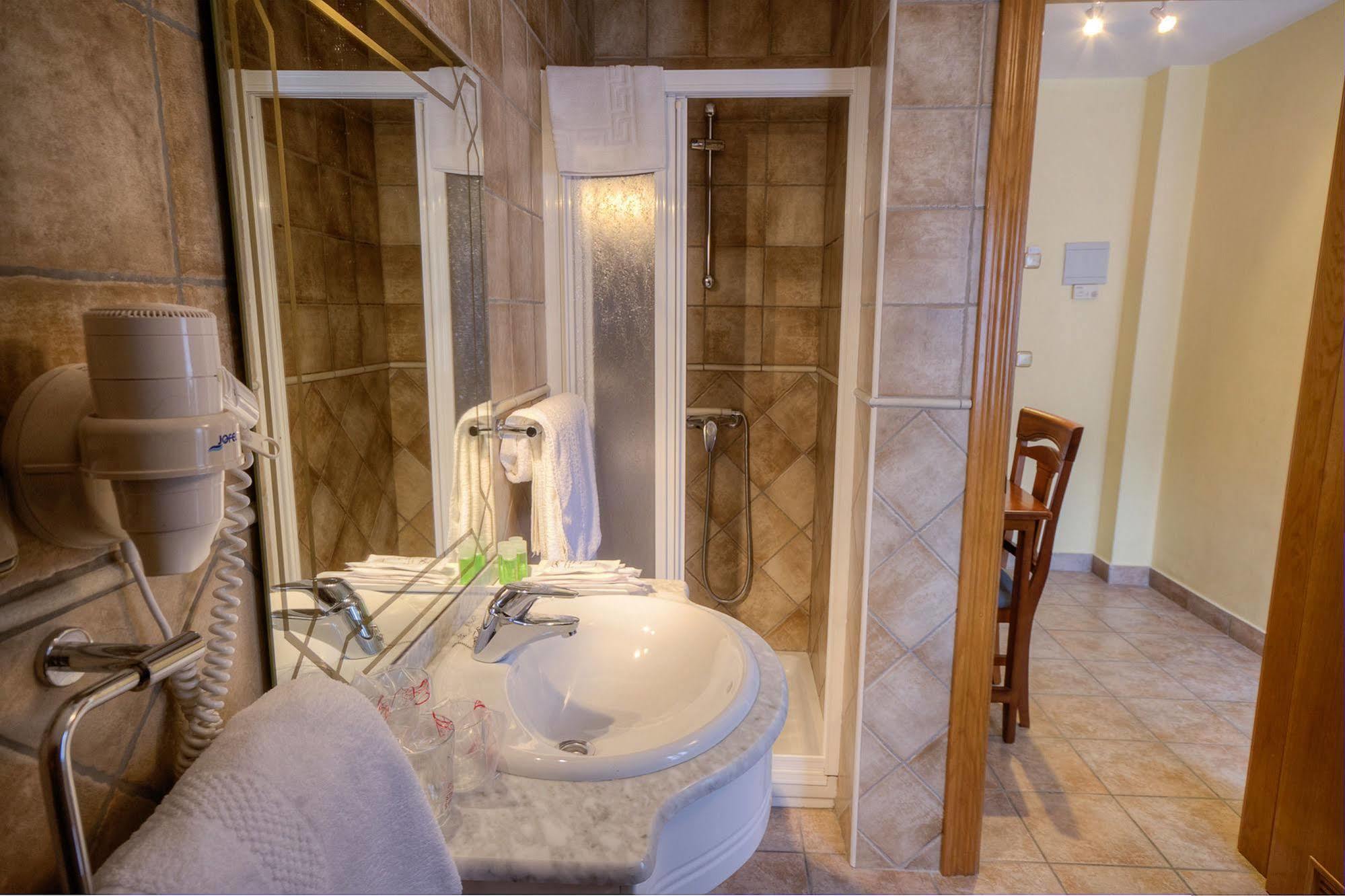 Hostal Jai Alai Leitza  Bagian luar foto