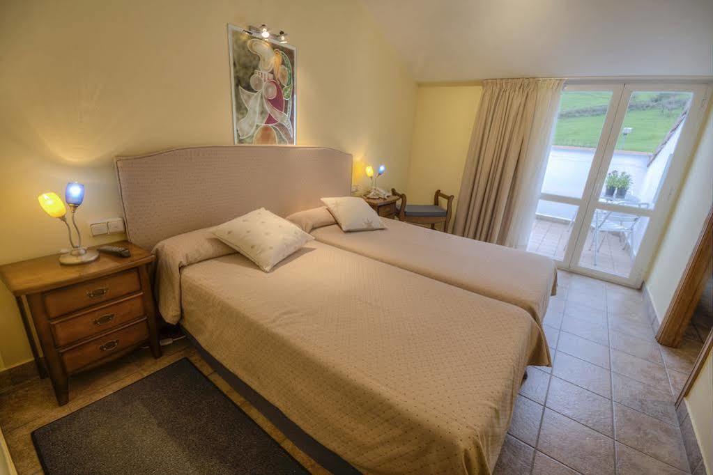Hostal Jai Alai Leitza  Bagian luar foto